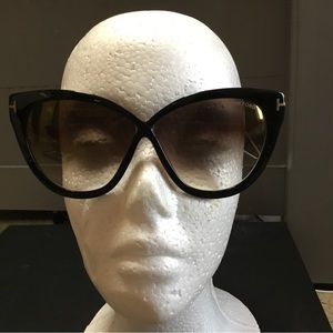 Tom Ford Sunglasses. Rx able frame. Authentic 100% Case Box Cloth Included.